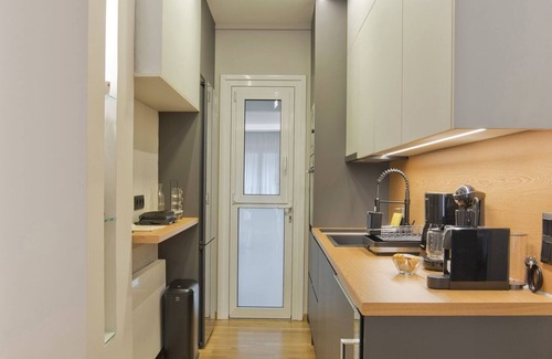 Ilisia Apartment | Stylish Ilisia Stay Luxury Fully Reno 2BR, 2BA Apt