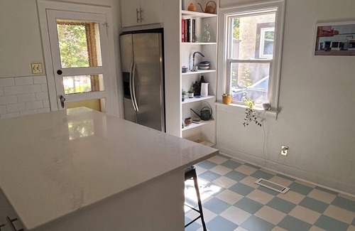 Inglewood House | Stylish Inner-City Character Home, steps to river, restaurants and shops.