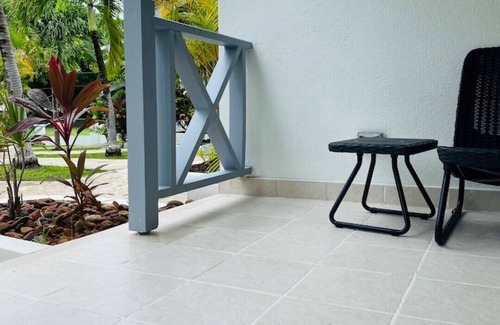 Sandy Lane Apartment | Stylish Insta-worthy APT steps from Holetown