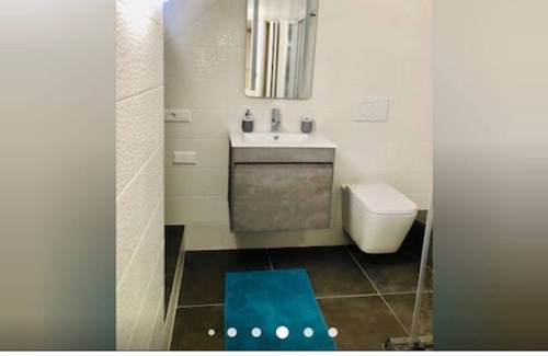 Petange House | Stylish King W/private bath 20 km to Luxembourg city Free Bike/Transportation