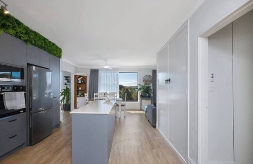 Forster Apartment | Stylish Lake Front Apartment - Walk to Forster Town Centre