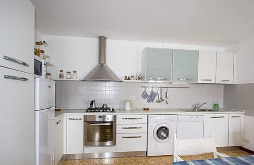 Campagnano di Roma Apartment | Stylish Lake Maggiore apartment with lake views