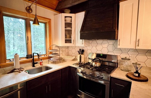 Beaver Cove Cabin | Stylish Lakeside Cabin on Moosehead Lake Renovated Interior Sleeps 8-10
