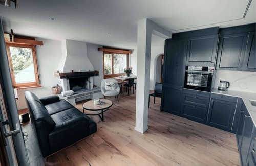 Laax Apartment | Stylish Lakeview Apartment, Balcony & Free Parking