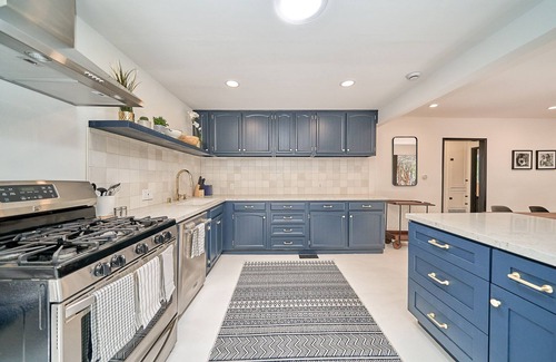 Hollywood Hills West House | Stylish Laurel Canyon creative oasis