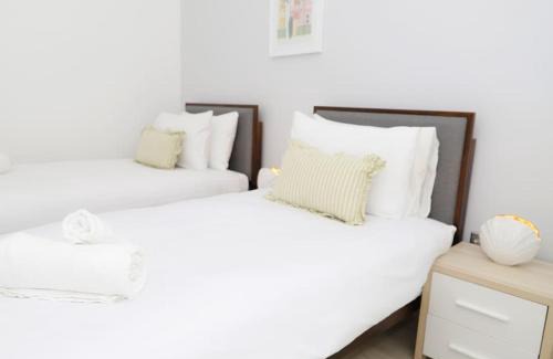 Lea Bridge Apartment | Stylish London Flat with Garden, Close to City