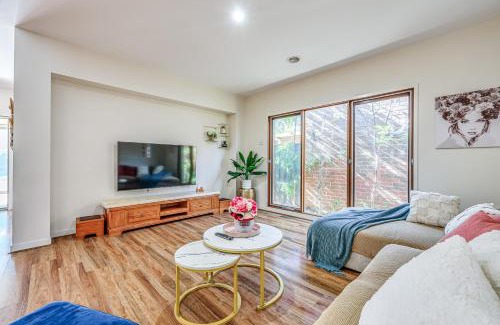 Point Cook House | Stylish Luxe House For Big Group Near Shopping Center