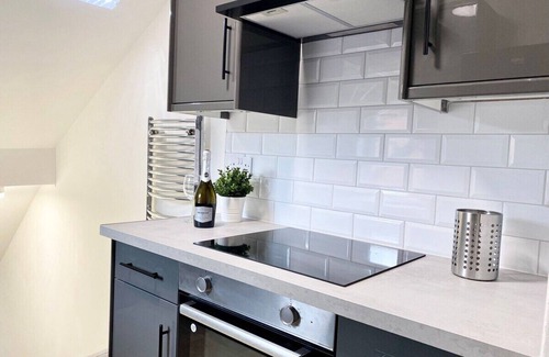 Gateshead House | Stylish Maisonette close to Newcastle City Centre
