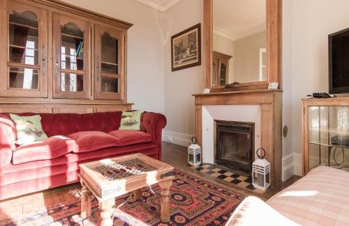 Savignac-Ledrier House | Stylish Mansion in Savignac