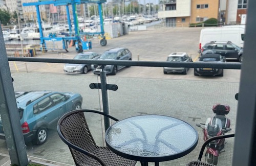 Portishead Apartment | Stylish Marina Apartment with Stunning Views