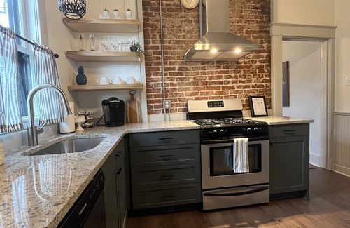 Cooper-Young Historic District House | Stylish Midtown Bungalow in Cooper-Young, Pets/Kids OK, 2 Bath, great location!