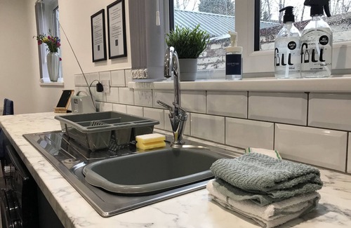 Whitefield House | Stylish modern 3-bed house nr Manchester City Ctr