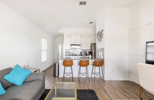 Manchaca House | Stylish & Modern Austin Home with Yard & Gated Community Pool
