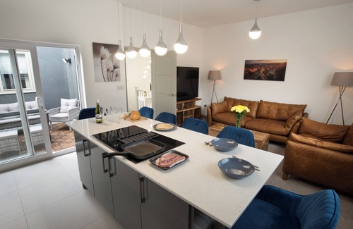 Taddington House | Stylish Modern Buxton Town House