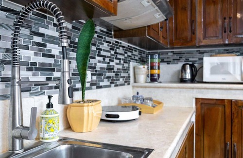 Pinagsama Condo | Stylish & Modern Condo in McKinley Morgan Suites