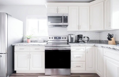 Judkins Park House | Stylish Modern Farmhouse w/Yard 10 mins from DT