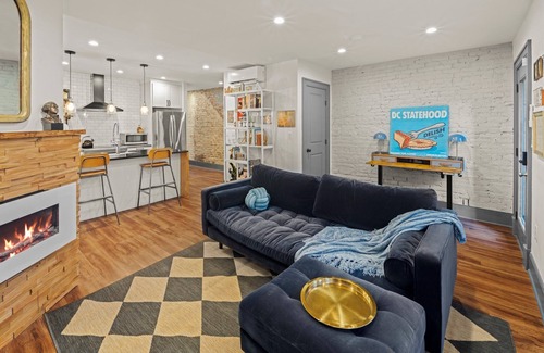 H Street Corridor Apartment | Stylish & Modern Private Retreat in Capitol Hill!