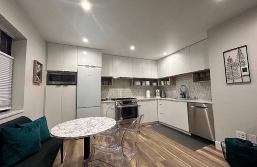Alyeska Apartment | Stylish Mountainside Suite