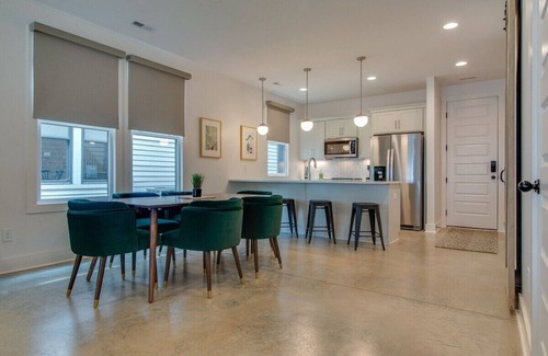 Greenwood House | Stylish Nashville Retreat for Groups