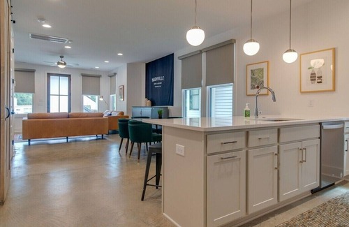 Greenwood House | Stylish Nashville Retreat for Groups