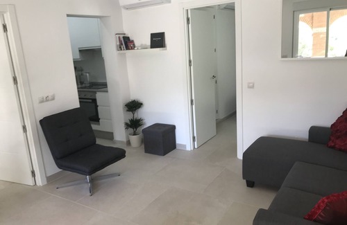 Coin Apartment | Stylish new 2 bedroom apartment (both ensuite) in a privileged rural setting.