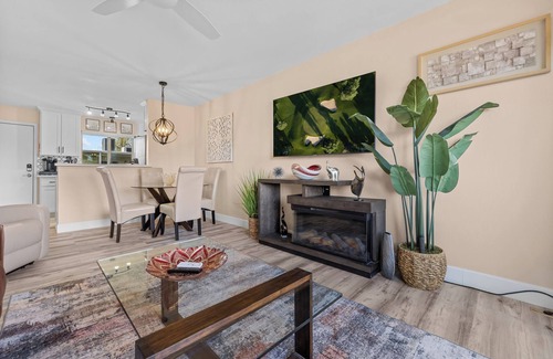 South Scottsdale Condo | Stylish Old Town Scottsdale Condo| Pool| Wifi