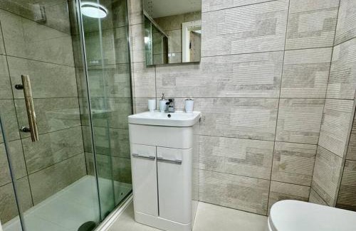 Gabalfa Apartment | Stylish one bedroom & a sofa bed