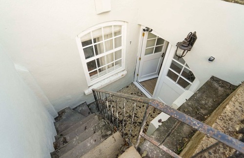 Clifton Apartment | Stylish one bedroom flat on Gordon road- Hopewell