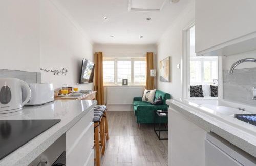 Winsford Apartment | Stylish one bedroom garden suite