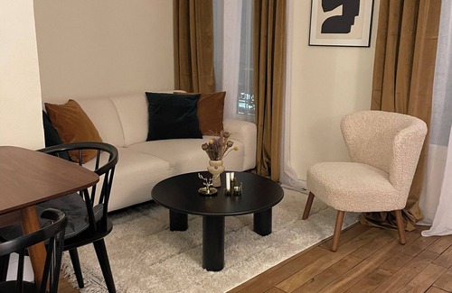 Flandres Apartment | Stylish Parisian apartment
