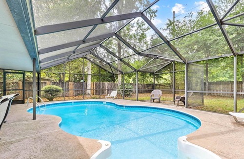 Gainesville House | Stylish Pool Home w/Grill by GNV's Best Dining!
