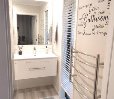 Rolleston House | Stylish Private Guest House Ensuite Only