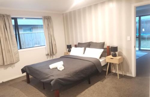 Rolleston House | Stylish Private Guest House Ensuite Only
