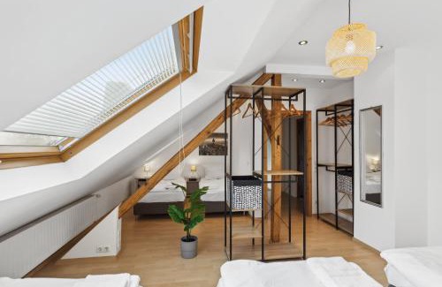 Bismarck Apartment | Stylish & Relaxing Penthouse ~ Workspace ~ Parking