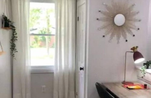 London House | Stylish Renovated 4BR Home W/Large Backyard