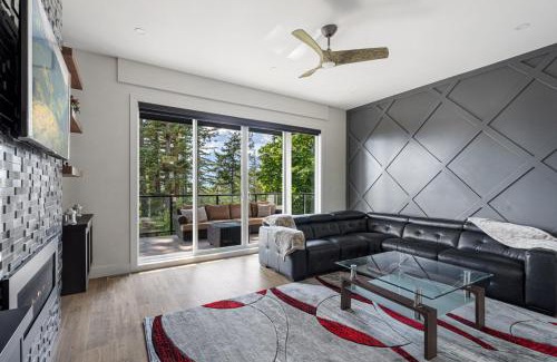 Harrison Mills House | Stylish Retreat in Agassiz with Scenic Views