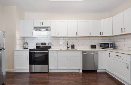 Old East Dallas House | Stylish Retreat in Downtown w/Parking | Ping-Pong