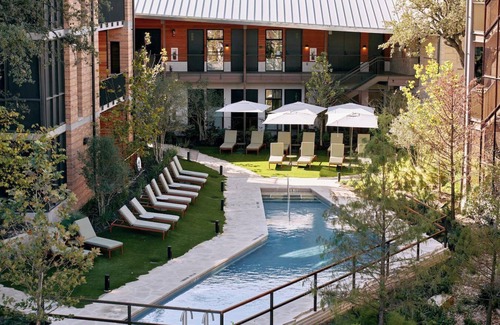 Travis Heights House | Stylish Retreat | Well-Designed Room Perfect for Family & Friends | Pool