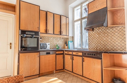 Matzleinsdorf Apartment | Stylish Room in Shared Apartment for 4, Near Downtown