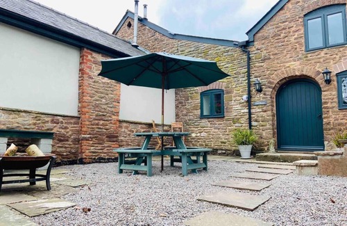 Monmouth Cottage | Stylish & Rural - 3 Bedroom Country Cottage