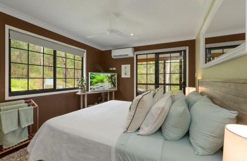 Moorina Apartment | Stylish rural retreat on the foothills of Mt. Mee