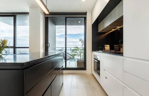Southbank Apartment | ◤Stylish Southbank Apt~ Sweeping Bay & City Views◢