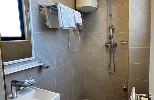 Yeka Bed & Breakfast | Stylish Stay + breakfast 403