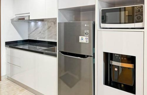 Jakarta Apartment | Stylish Studio SouthGate Apt with Pool, Gym, Netflix by 2ndHome
