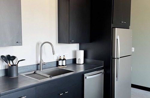 Bird City Apartment | Stylish Studio Style, 1 Bed-1Bath in Bird City Kansas