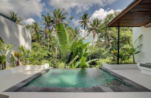 Kutuh Kaja Apartment | Stylish Studio Villa 2