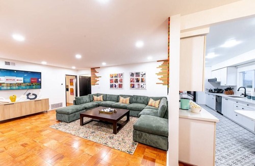 Monterey Park House | Stylish Sunrise Pool Home 4BD 3BA 10 Min to DTLA