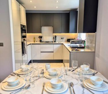 South Hampstead Apartment | Stylish Three Bedroom Ensuite Duplex Apartment in West Hampstead
