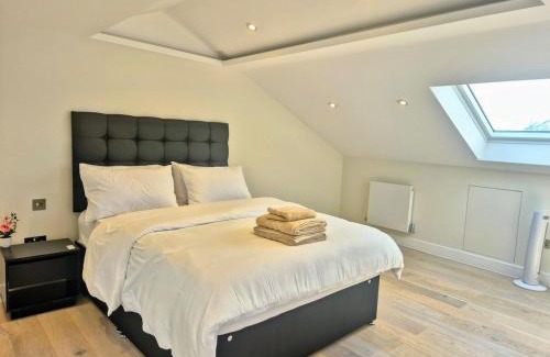 South Hampstead Apartment | Stylish Three Bedroom Ensuite Duplex Apartment in West Hampstead