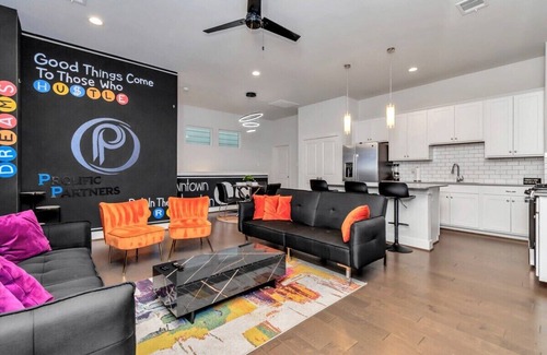 Riverside Terrace House | Stylish Townhouse Near Downtown Houston